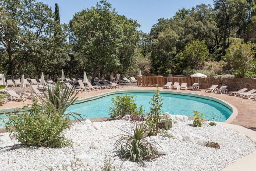 Les Restanques Maison Du Lac 4 Chambres Grimaud Esterno foto
